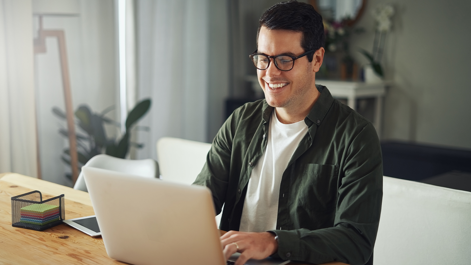 559CCW California Online CCW Permit Course Intro to Online CCW Permit Course Happy Man Taking CCW Course 1